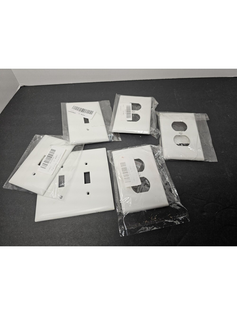 Lot of 6 Wall Plates Switch Outlet Covers Leviton Pass Seymour White